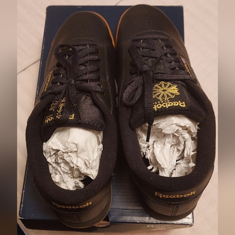 Women Size 11 Reebok classic black shoes